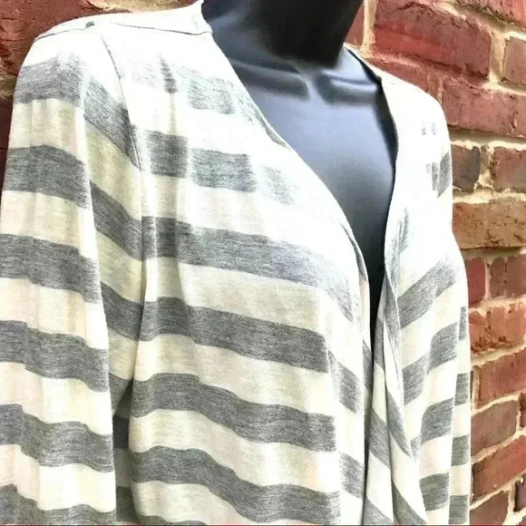 LIZ CLAIBORNE Gray White Striped Rayon Cardigan - Picture 3 of 8